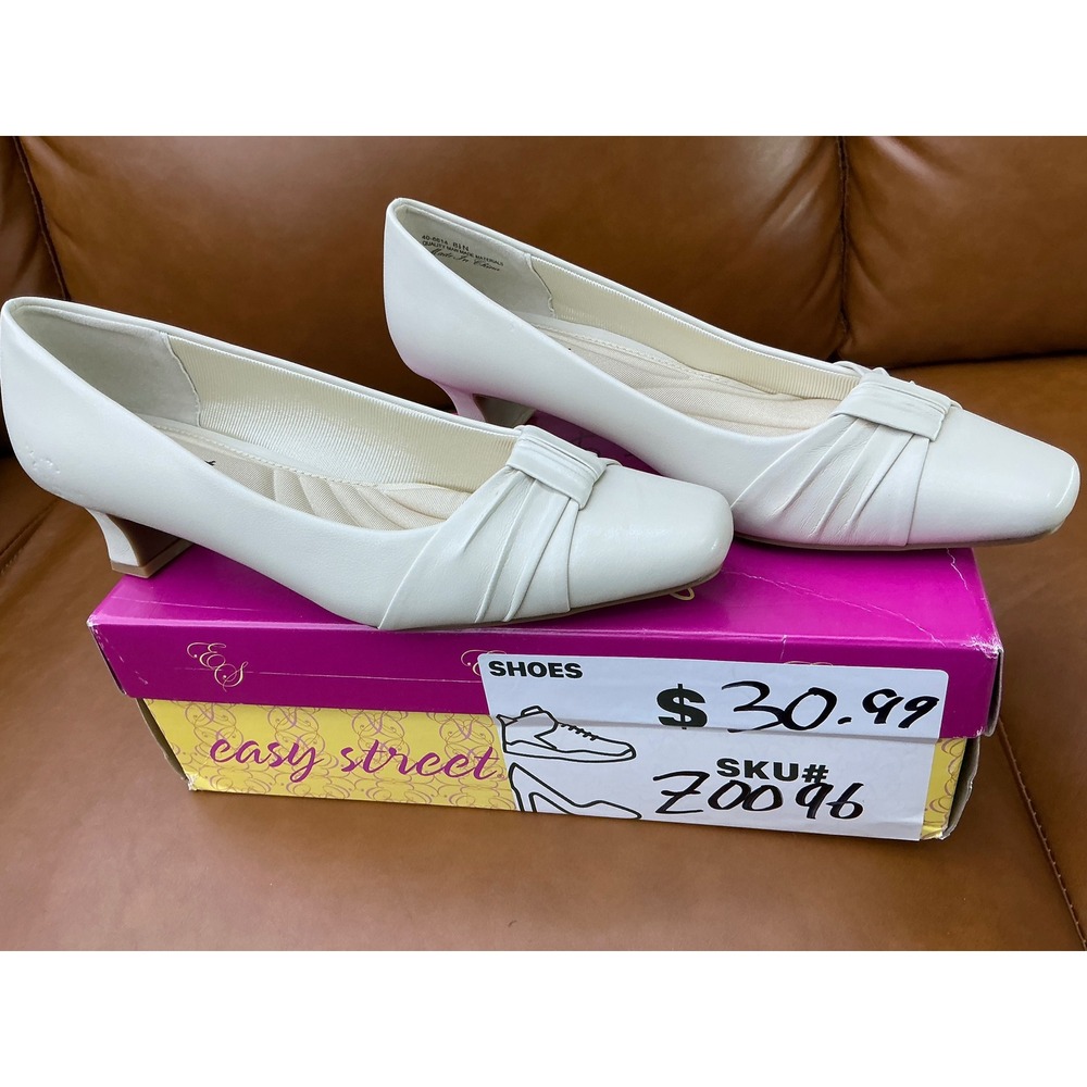 Easy Street Waive Pumps Womens 8 Bone Excellent Pleated Square Toe Kitten Heel - Picture 9 of 10